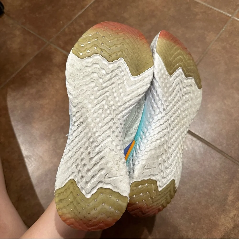 Nike Epic React Flyknit 2 - Picture 9 of 11